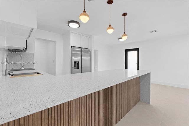 7570 Venetian St, Miramar, FL 33023