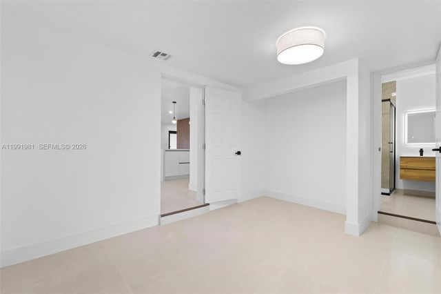 7570 Venetian St, Miramar, FL 33023