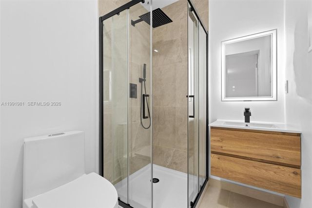 7570 Venetian St, Miramar, FL 33023