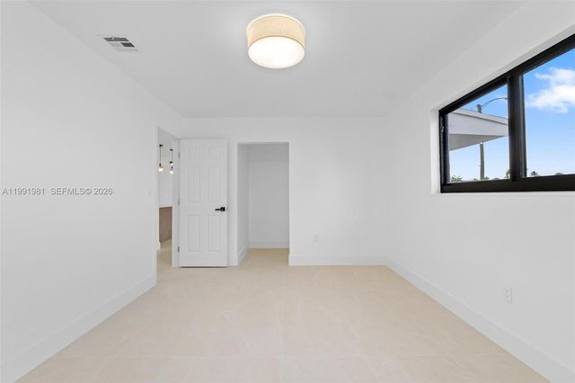 7570 Venetian St, Miramar, FL 33023