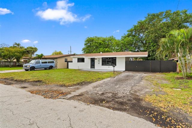 7570 Venetian St, Miramar, FL 33023