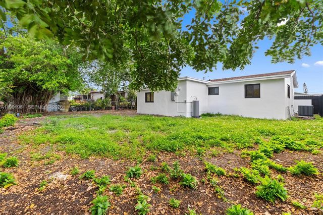 7570 Venetian St, Miramar, FL 33023