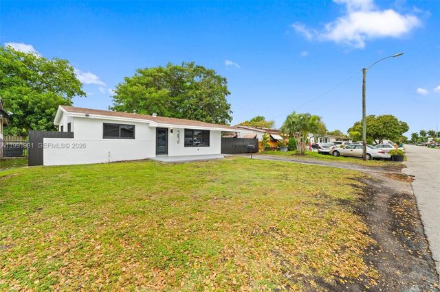 7570 Venetian St, Miramar, FL 33023