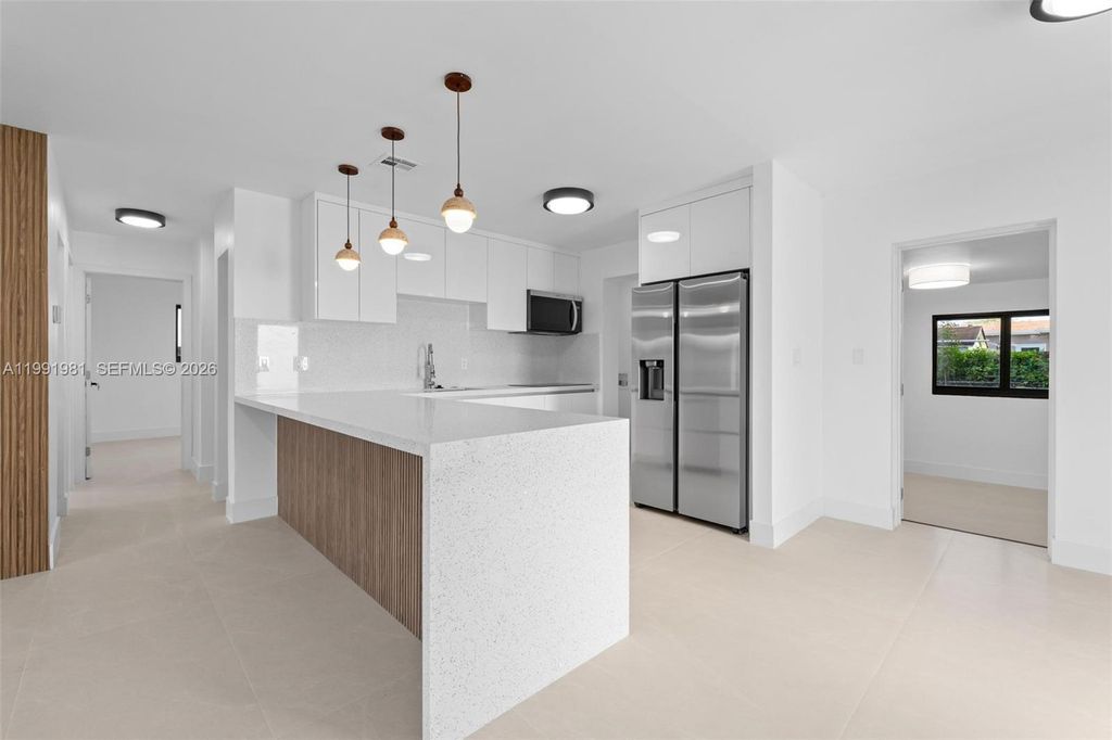 7570 Venetian St, Miramar, FL 33023