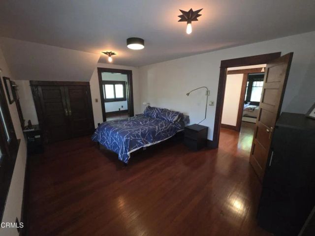126 N Meridith Avenue, Pasadena, CA 91106