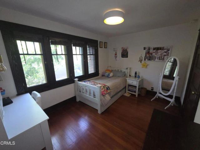 126 N Meridith Avenue, Pasadena, CA 91106