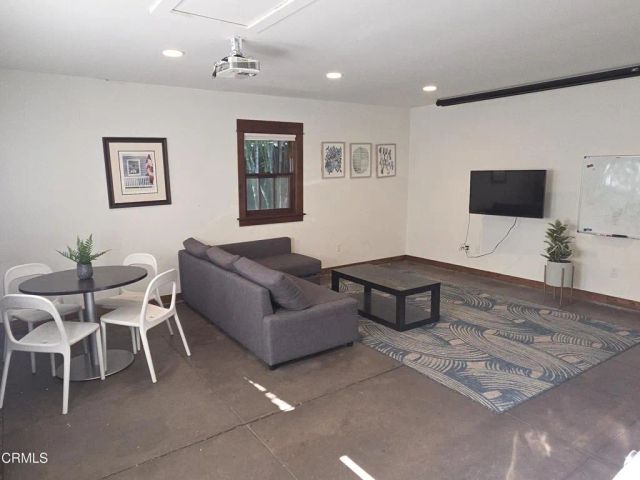 126 N Meridith Avenue, Pasadena, CA 91106