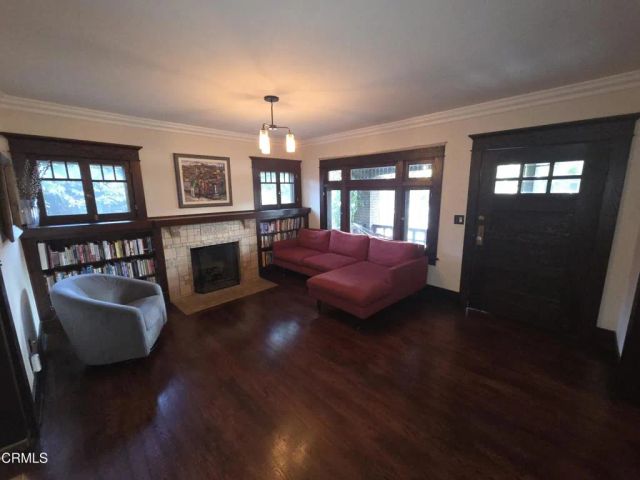 126 N Meridith Avenue, Pasadena, CA 91106