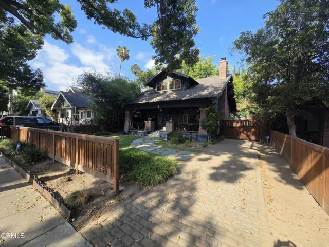126 N Meridith Avenue, Pasadena, CA 91106