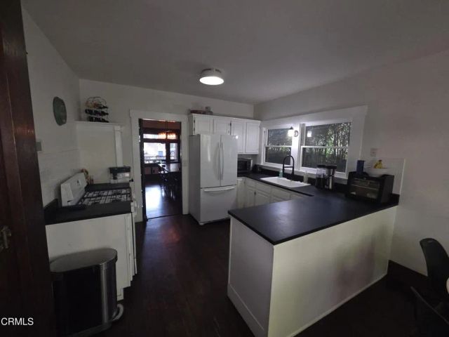 126 N Meridith Avenue, Pasadena, CA 91106