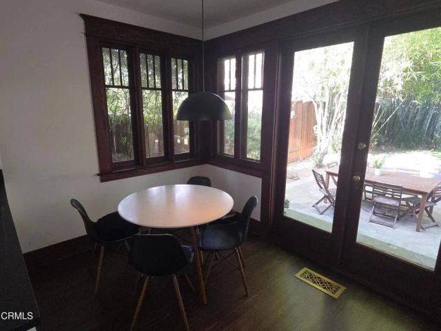 126 N Meridith Avenue, Pasadena, CA 91106