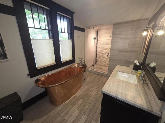 126 N Meridith Avenue, Pasadena, CA 91106