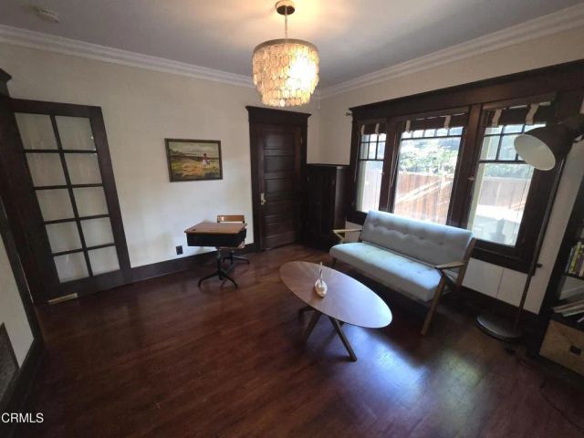 126 N Meridith Avenue, Pasadena, CA 91106