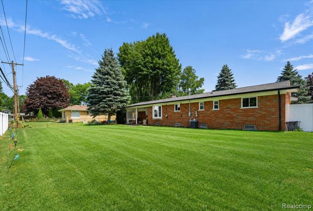 18701 Thomasine Street, Clinton Township, MI 48036
