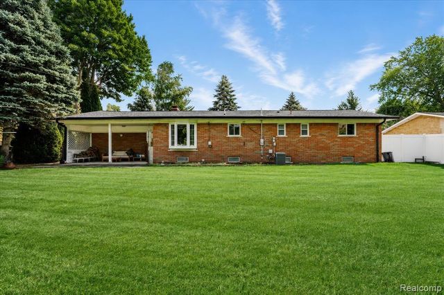 18701 Thomasine Street, Clinton Township, MI 48036
