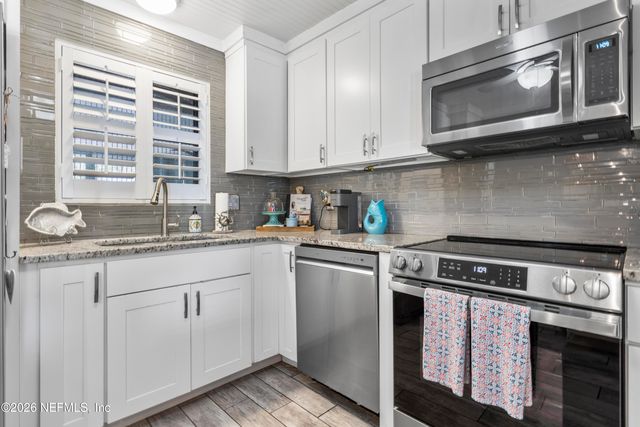 1215 15TH Avenue N, Jacksonville Beach, FL 32250