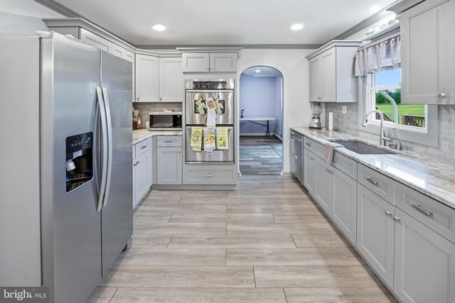 25399 MOUNT PLEASANT RD, Columbus, NJ 08022