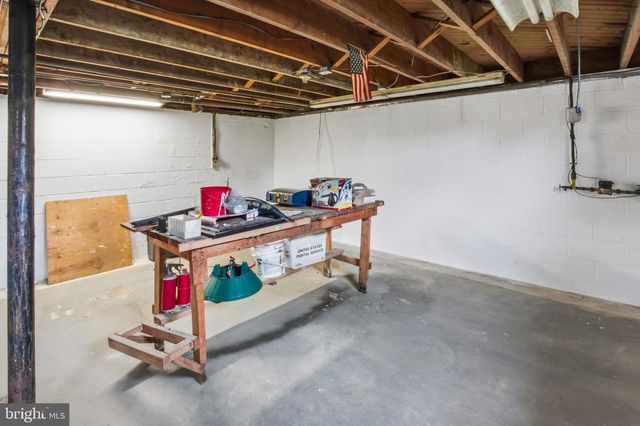 25399 MOUNT PLEASANT RD, Columbus, NJ 08022