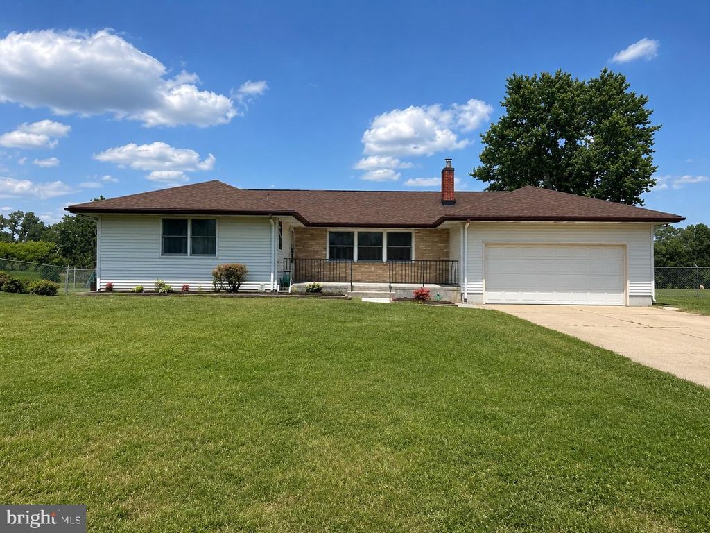 25399 MOUNT PLEASANT RD, Columbus, NJ 08022