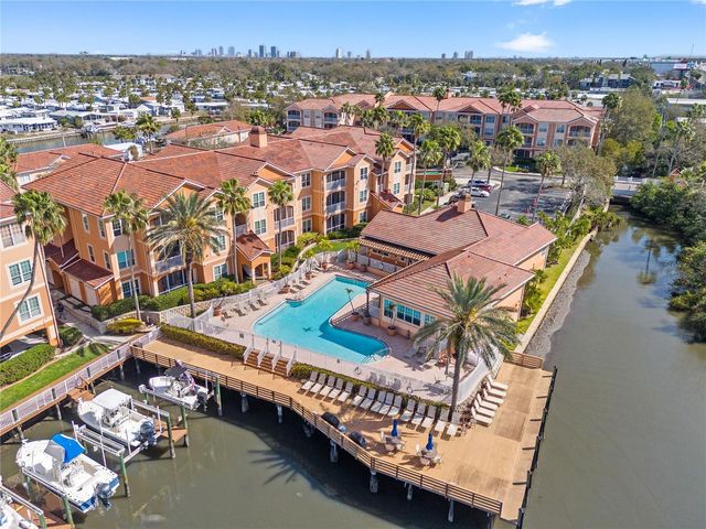 5000 CULBREATH KEY WAY 4-204, Tampa, FL 33611