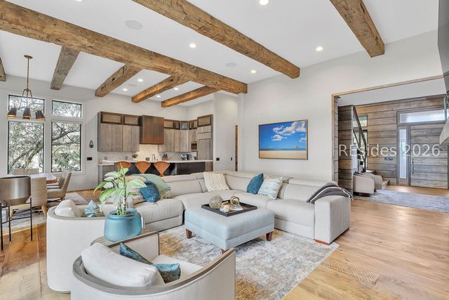 9 Bayberry Ln, Hilton Head Island, SC 29928