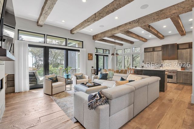 9 Bayberry Ln, Hilton Head Island, SC 29928