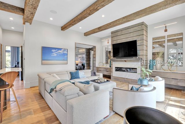 9 Bayberry Ln, Hilton Head Island, SC 29928