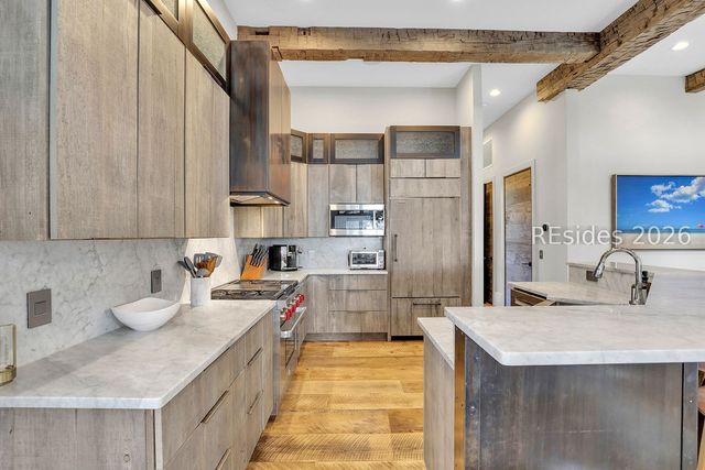 9 Bayberry Ln, Hilton Head Island, SC 29928