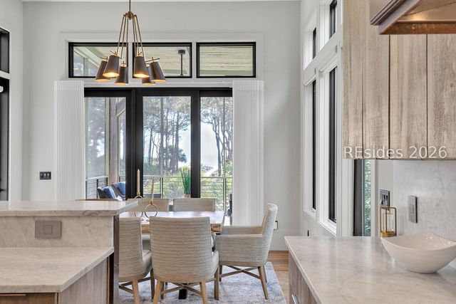 9 Bayberry Ln, Hilton Head Island, SC 29928