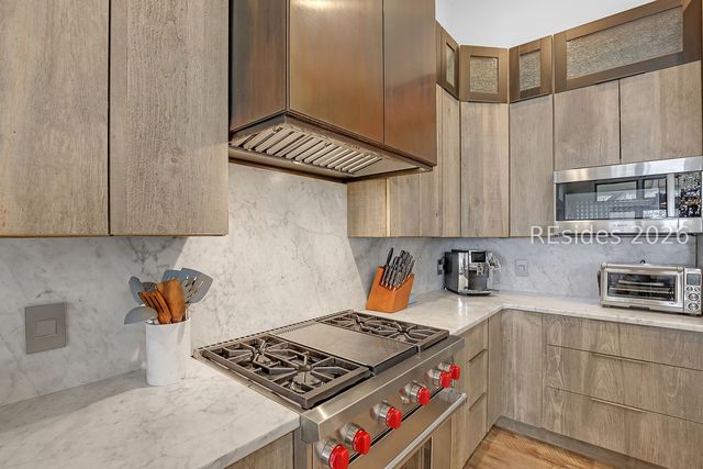 9 Bayberry Ln, Hilton Head Island, SC 29928