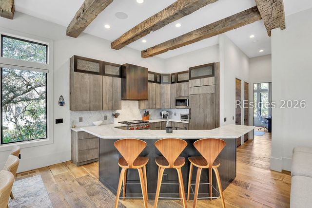 9 Bayberry Ln, Hilton Head Island, SC 29928