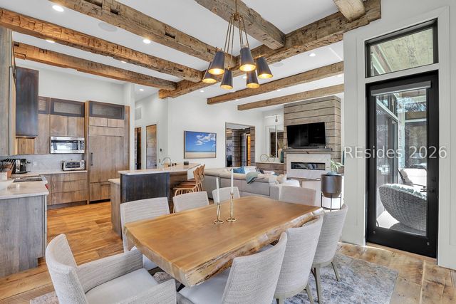 9 Bayberry Ln, Hilton Head Island, SC 29928