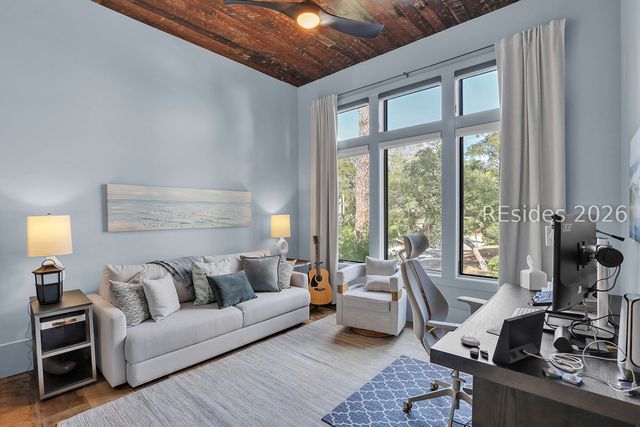 9 Bayberry Ln, Hilton Head Island, SC 29928