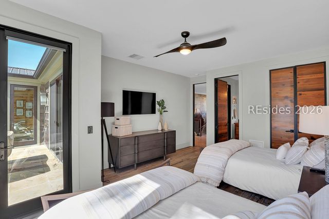 9 Bayberry Ln, Hilton Head Island, SC 29928