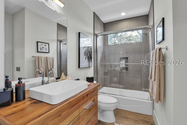 9 Bayberry Ln, Hilton Head Island, SC 29928