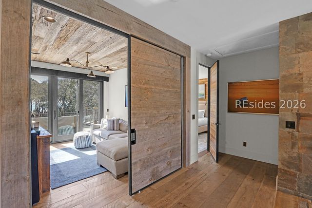 9 Bayberry Ln, Hilton Head Island, SC 29928