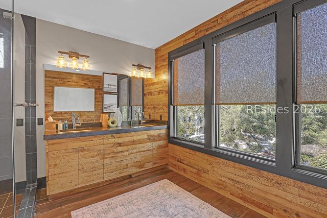 9 Bayberry Ln, Hilton Head Island, SC 29928