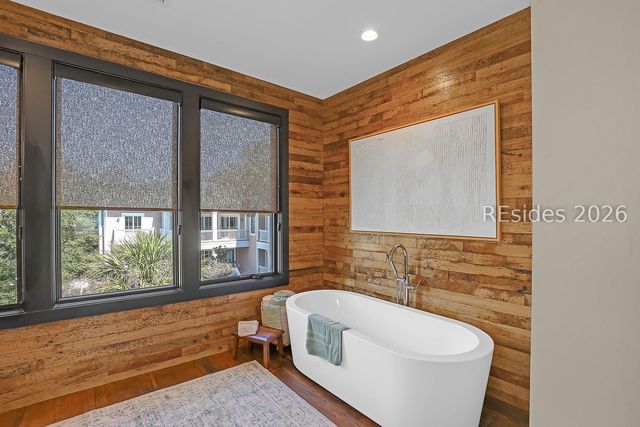 9 Bayberry Ln, Hilton Head Island, SC 29928