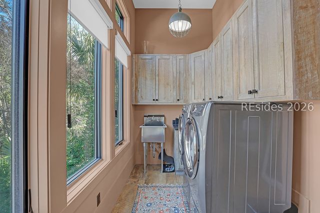 9 Bayberry Ln, Hilton Head Island, SC 29928