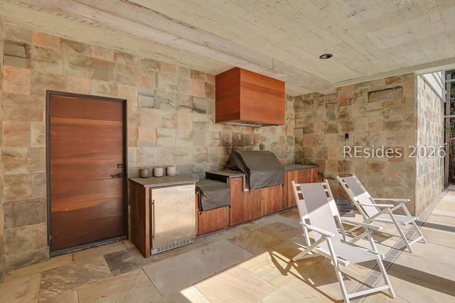 9 Bayberry Ln, Hilton Head Island, SC 29928