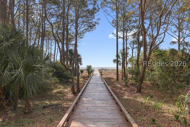 9 Bayberry Ln, Hilton Head Island, SC 29928