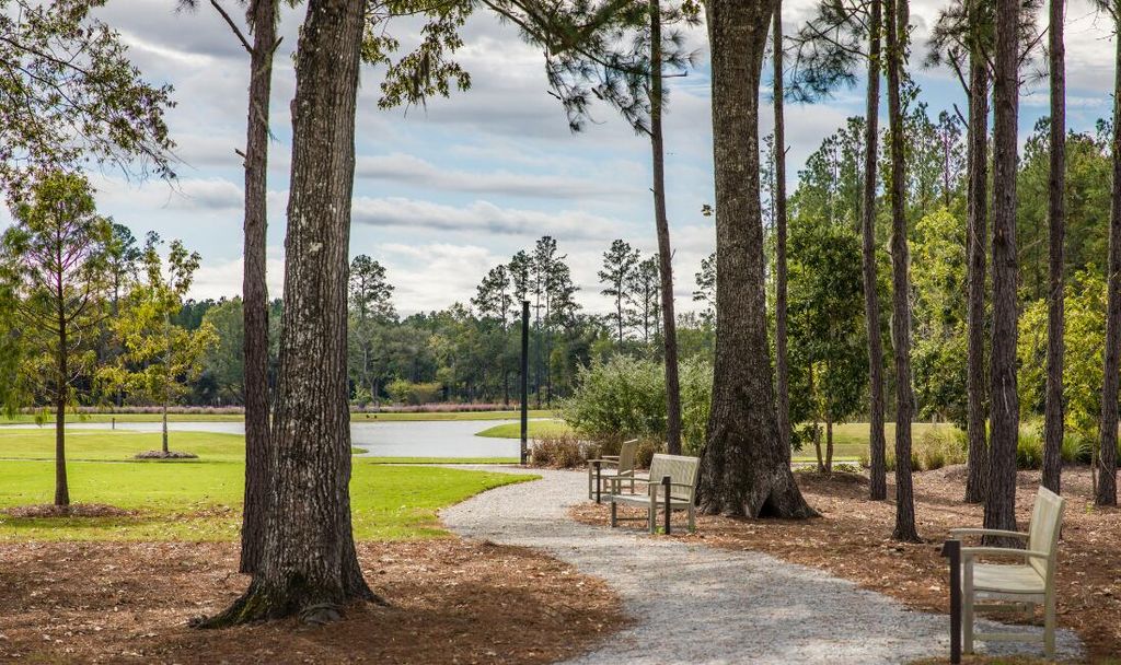 Image 14 of property listing at 992 Scotch Bonnet Way, Summerville, SC 29485