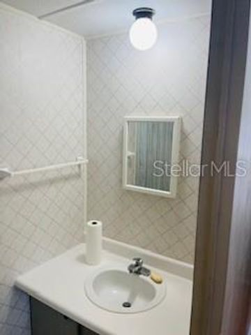 6950 46TH AVENUE N 1, St Petersburg, FL 33709