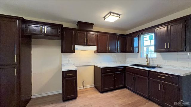 204 S McDaniel Street, Edcouch, TX 78538