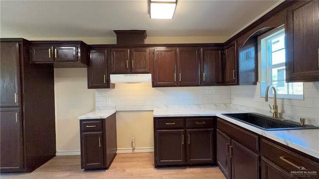 204 S McDaniel Street, Edcouch, TX 78538