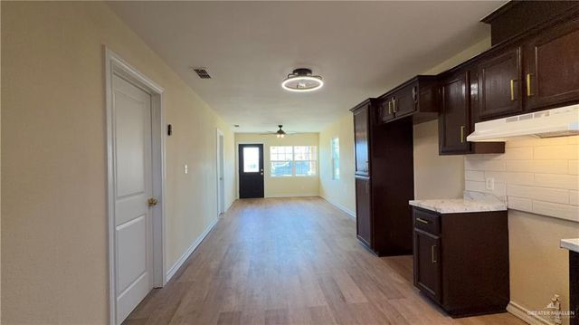 204 S McDaniel Street, Edcouch, TX 78538