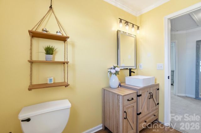 8854 Laurel Run Drive, Charlotte, NC 28269