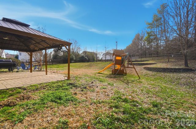 8854 Laurel Run Drive, Charlotte, NC 28269