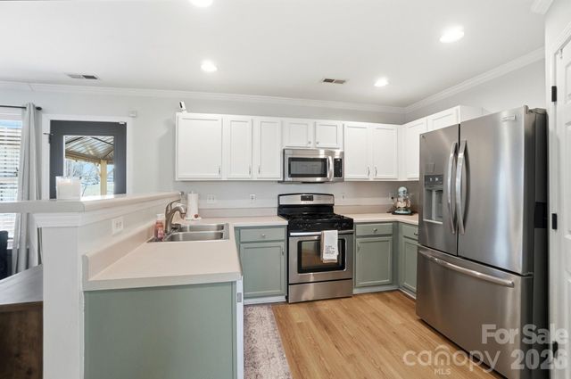 8854 Laurel Run Drive, Charlotte, NC 28269