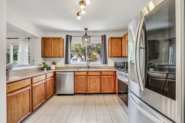 1334 S Pleasant Hill Gate, Waukegan, IL 60085